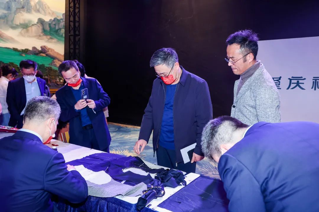  突破與自由，民族服裝定制品牌隆慶祥2023春夏新品發(fā)布會&ldquo;自由之境&rdquo;圓滿舉行