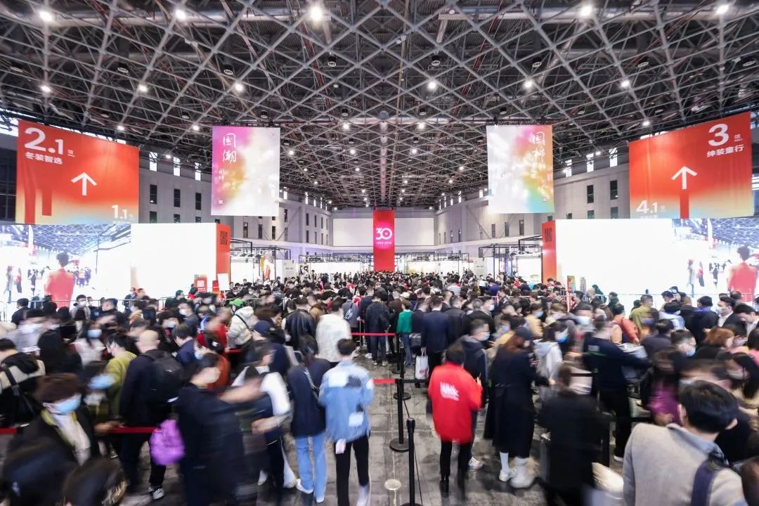 陸大榮：聽黨話跟黨走，民營企業大有作為 &mdash;&mdash;在蘇州市服裝業商會二屆二次會員大會上的發言
