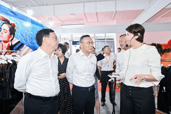 &ldquo;泳&rdquo;動興城！2024東北亞（興城）國際泳裝博覽會開幕