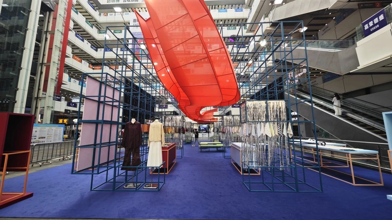 釋放靈感，引領潮流！2025/26秋冬中國紡織面輔料流行趨勢在廣州國際輕紡城精彩發布！