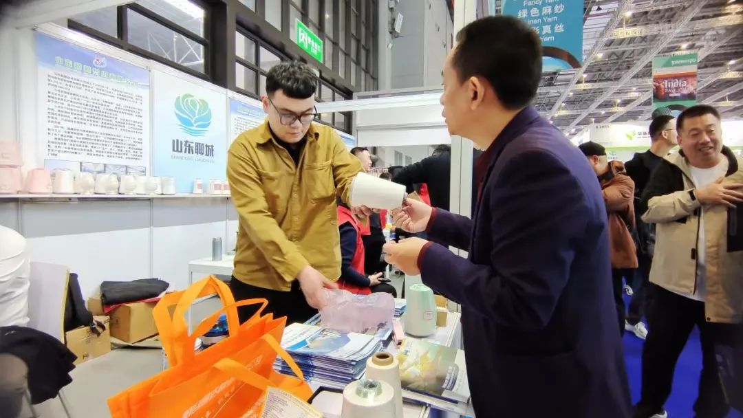 實力“圈粉”,盡展產(chǎn)業(yè)新風貌!山東聊城展團首次亮相2025yarnexpo春夏紗線展