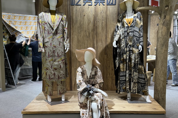 商貿(mào)對(duì)接超預(yù)期,產(chǎn)業(yè)鏈協(xié)同創(chuàng)新再升級(jí)!2025柯橋春季國(guó)際紡博會(huì)圓滿落幕