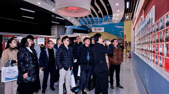 鏈合東西·融創未來,2025紡織服裝產業園區供應鏈高質量發展大會在阿拉爾隆重召開