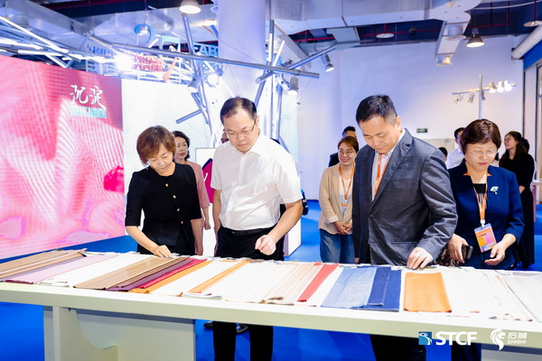 功能科技&ldquo;刷屏&rdquo;海博會！FabricsChina時尚與科技創新產品在石獅發布