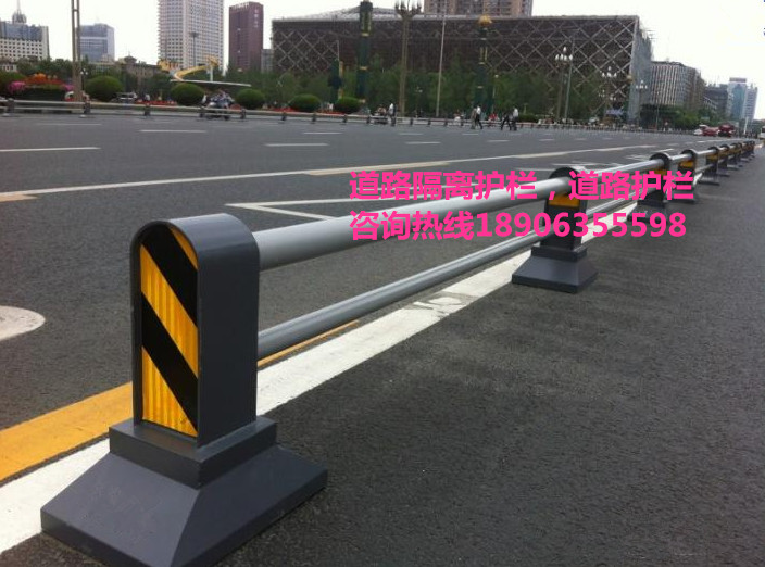 道路護(hù)欄，道路隔離柱，隔離墩